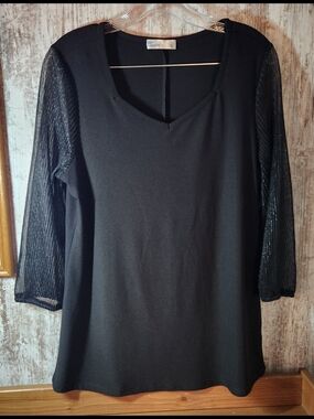 89th & Madison Black V‑Neck Tunic with Sheer Metallic Sleeves